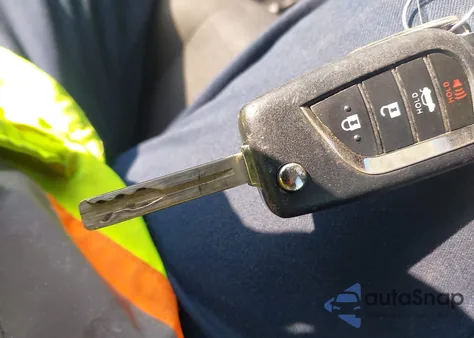 2021 Toyota Corolla Le из США, поврежденный, VIN 5YFEPMAEXMP185270